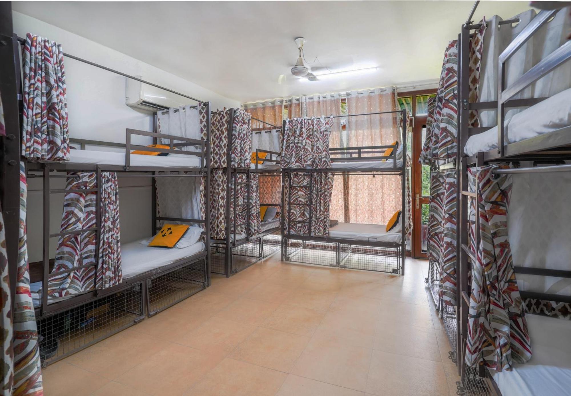 Hide-In Hostel Delhi Ню Делхи Екстериор снимка